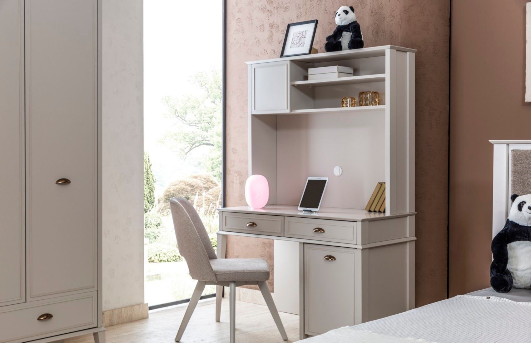 Alaçatı Genç Çalışma Masası