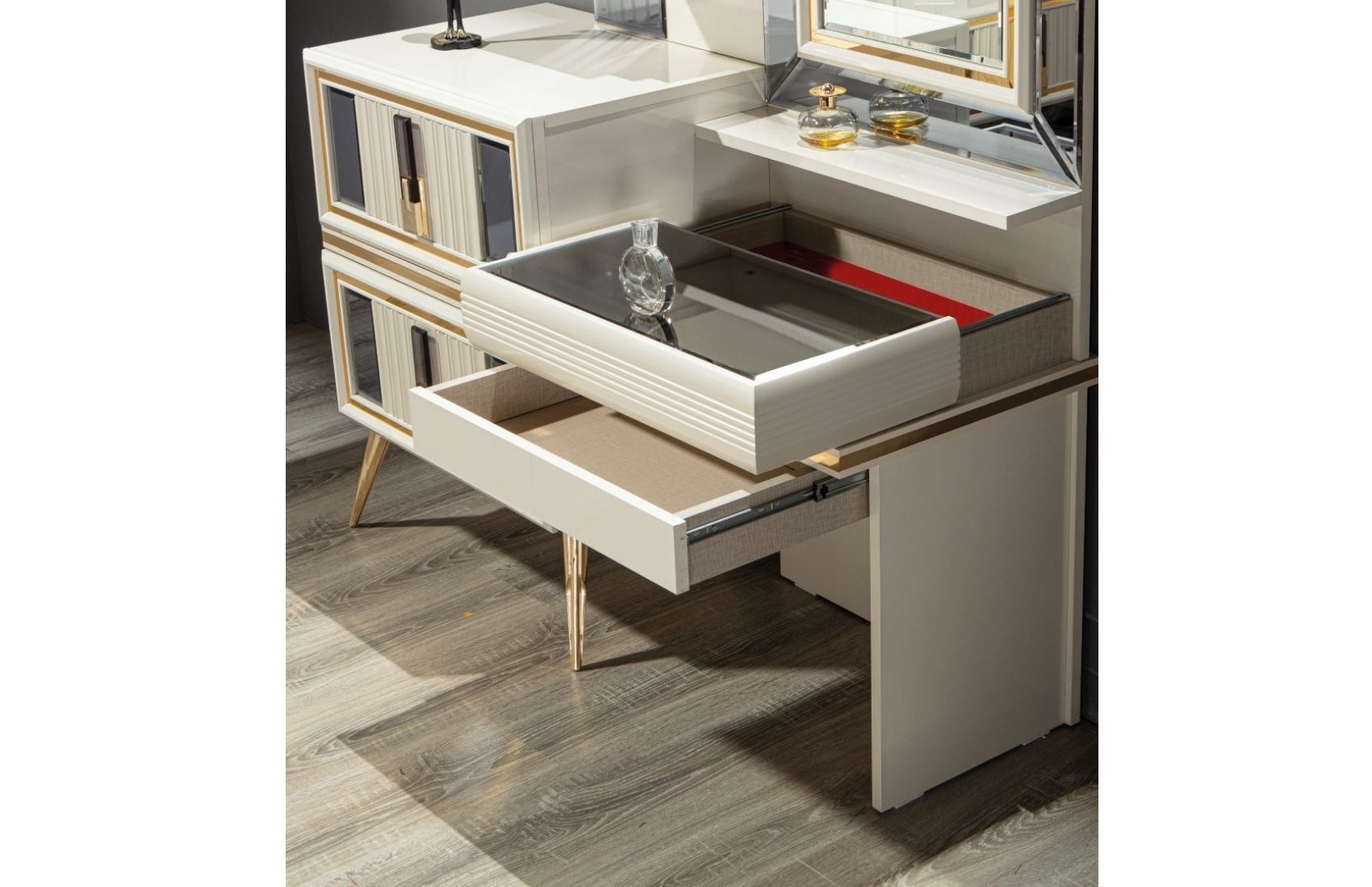 Kuzey Aynalı Şifonyer